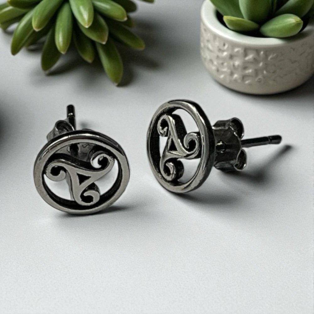 925 Sterling Silver Celtic Triskele Stud Post Earrings